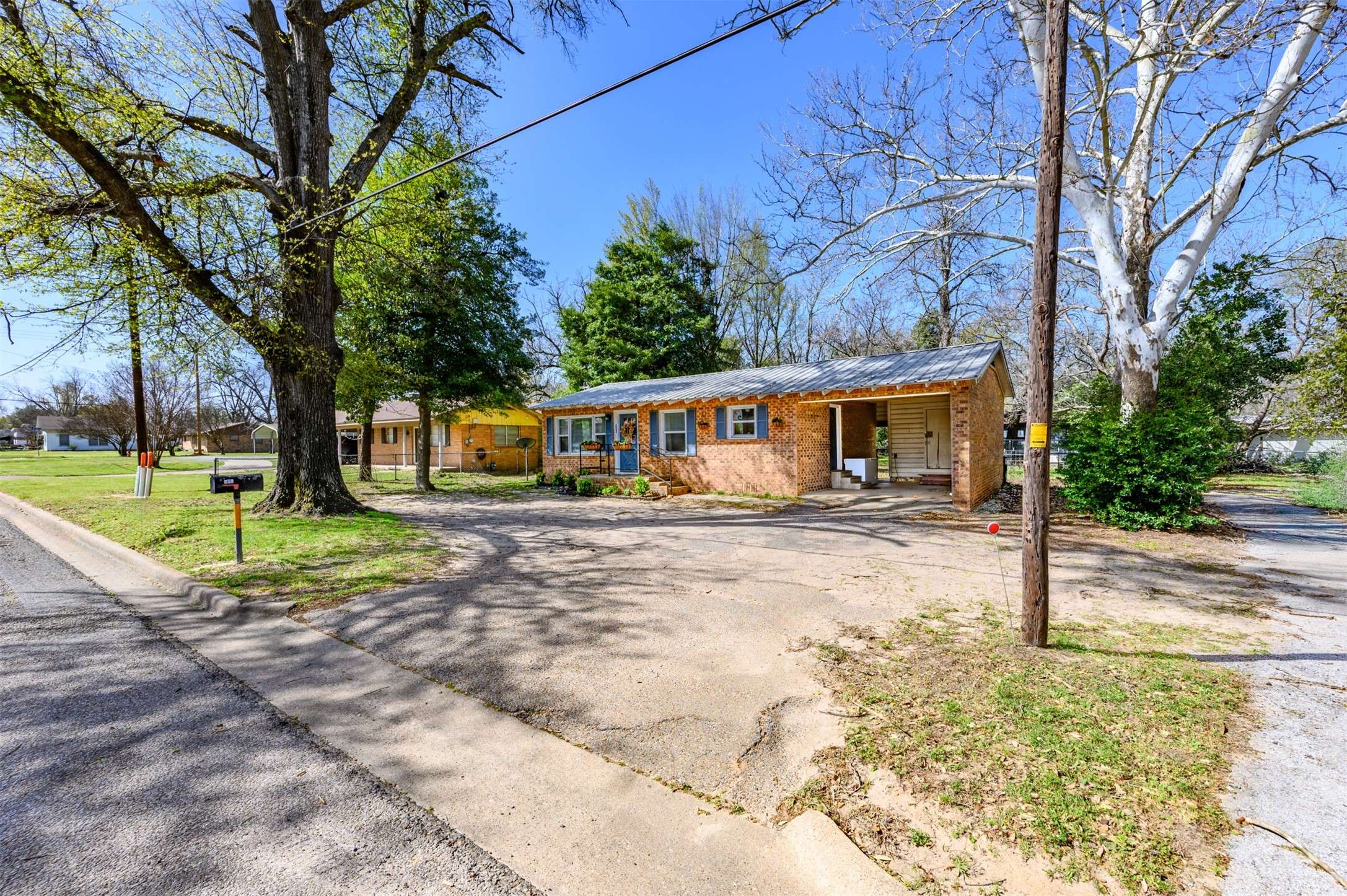 506 N Main ST, Lindale, TX 75771