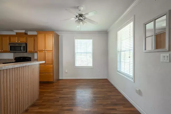 Dickinson, TX 77539,635 8th ST