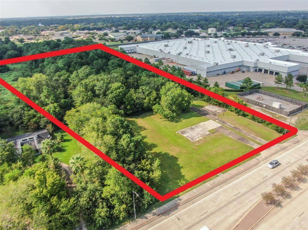 3302 Dixie Farm RD, Pearland, TX 77581