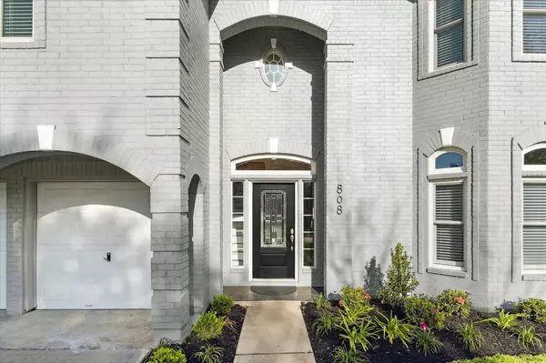 Bellaire, TX 77401,808 N 3rd ST