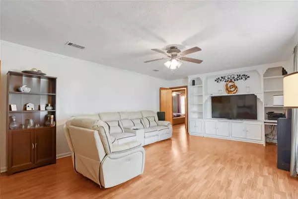 Baytown, TX 77520,1604 E Fayle ST