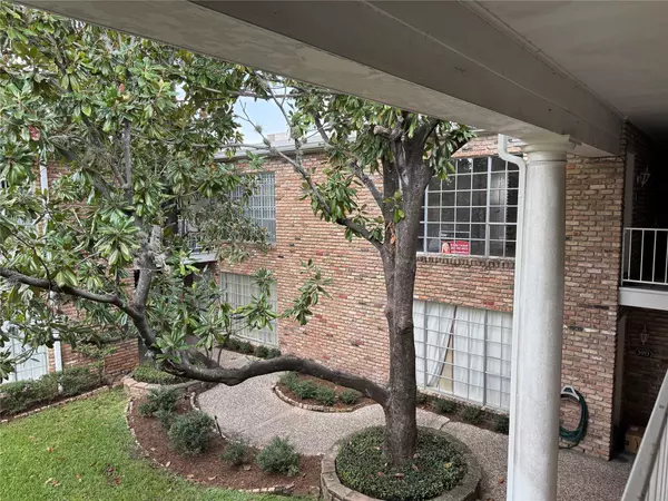 Houston, TX 77057,2121 Fountain View DR #40