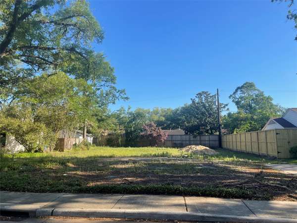 4029 Meadow Lake LN,  Houston,  TX 77027