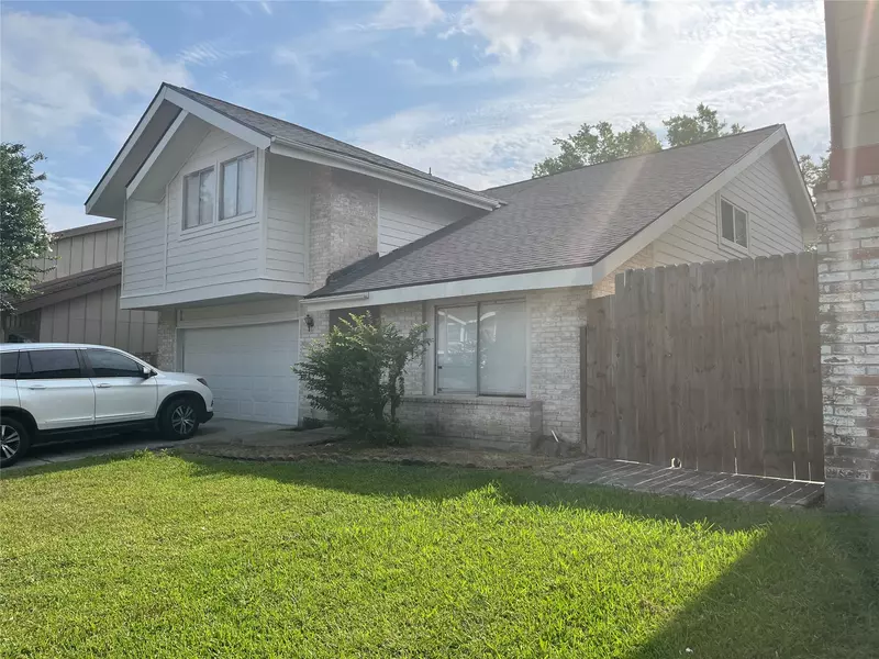 7711 Del Glen LN, Houston, TX 77072
