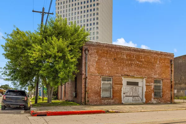 1901 Strand ST, Galveston, TX 77550