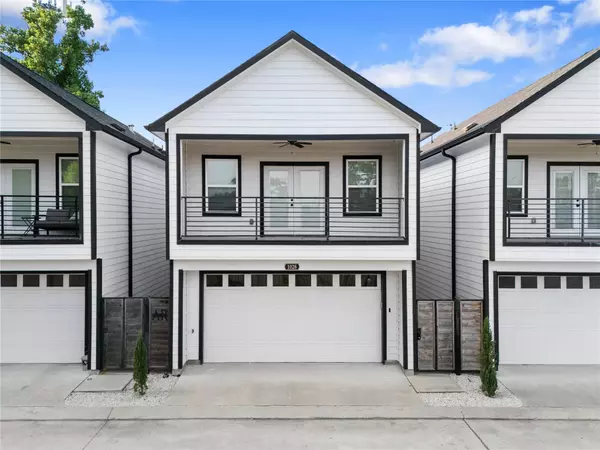 1028 Melneeka LN, Houston, TX 77091