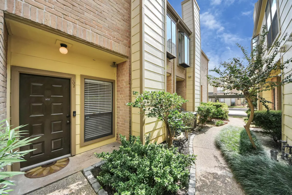 Houston, TX 77054,8299 Cambridge ST #902