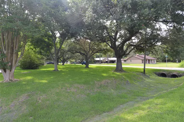 0 Westward AVE, La Marque, TX 77568