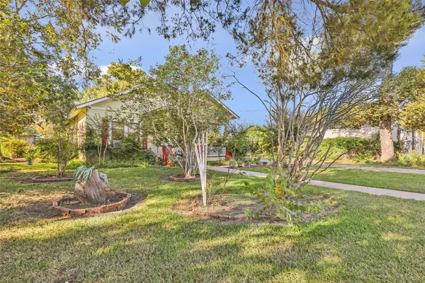 Dayton, TX 77535,200 E Linney ST #202