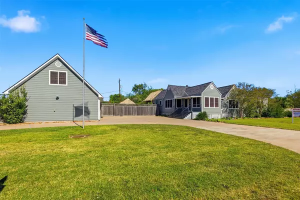 526 Shore Acres BLVD, Shoreacres, TX 77571