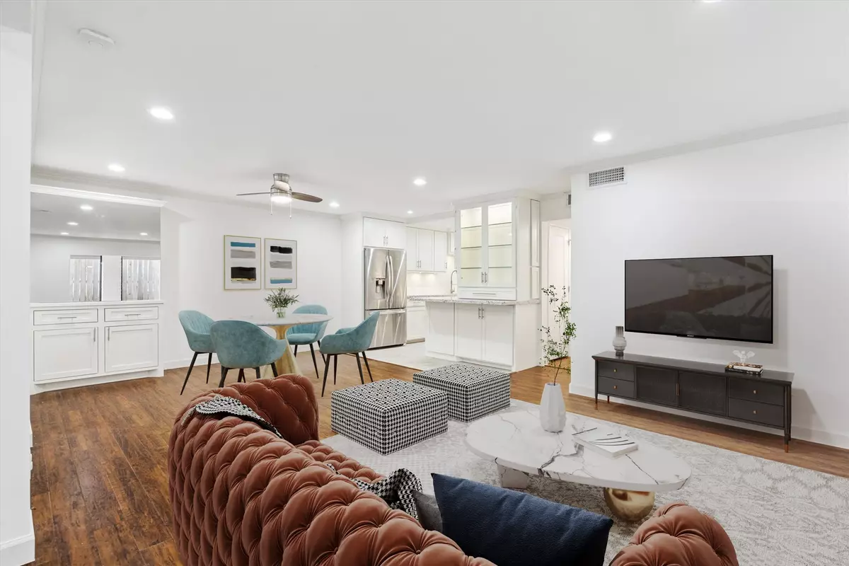 Houston, TX 77024,7575 Katy FWY #4