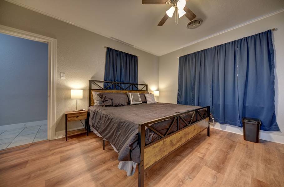 614 S Market ST #Eff, Brenham, TX 77833