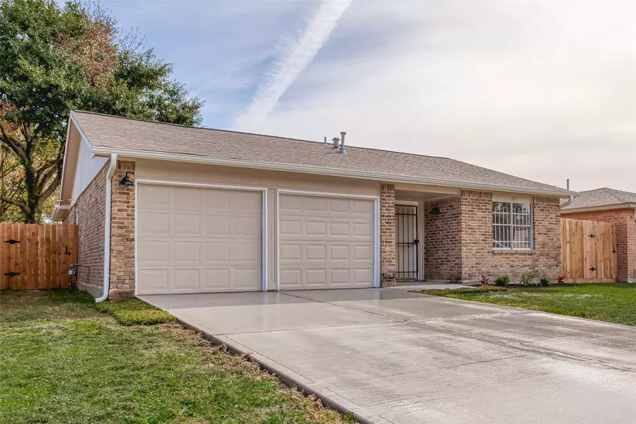 8714 Valley Flag DR, Houston, TX 77078