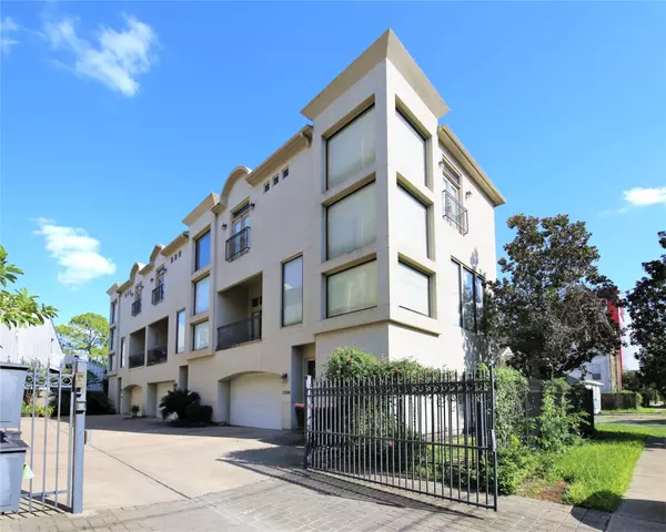 1206 Birdsall,  Houston,  TX 77007