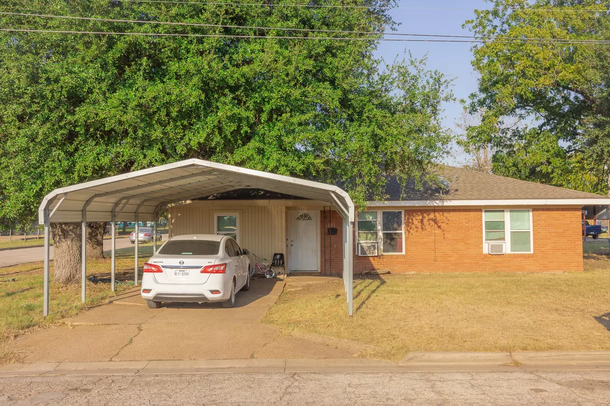 Hearne, TX 77859,601 Pine ST
