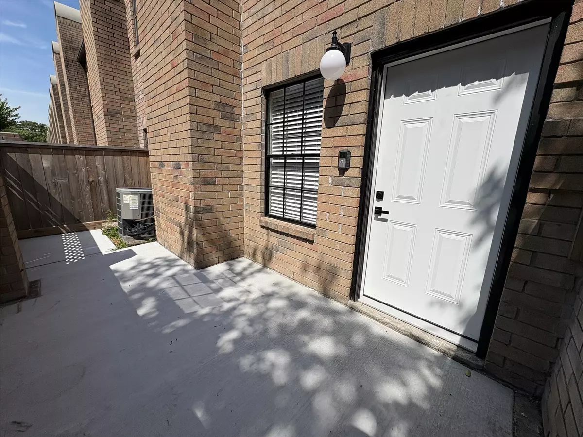 Houston, TX 77042,9850 Pagewood LN #909