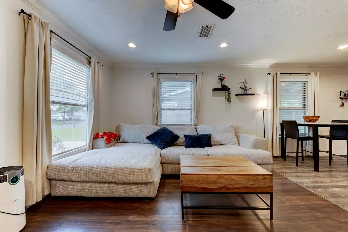 Baytown, TX 77520,708 Gresham ST