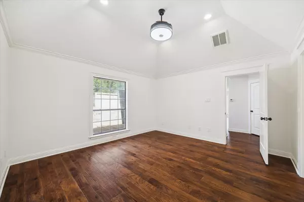 Sugar Land, TX 77498,819 Wood Bridge CIR