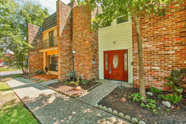 Houston, TX 77055,1255 Blalock RD #9