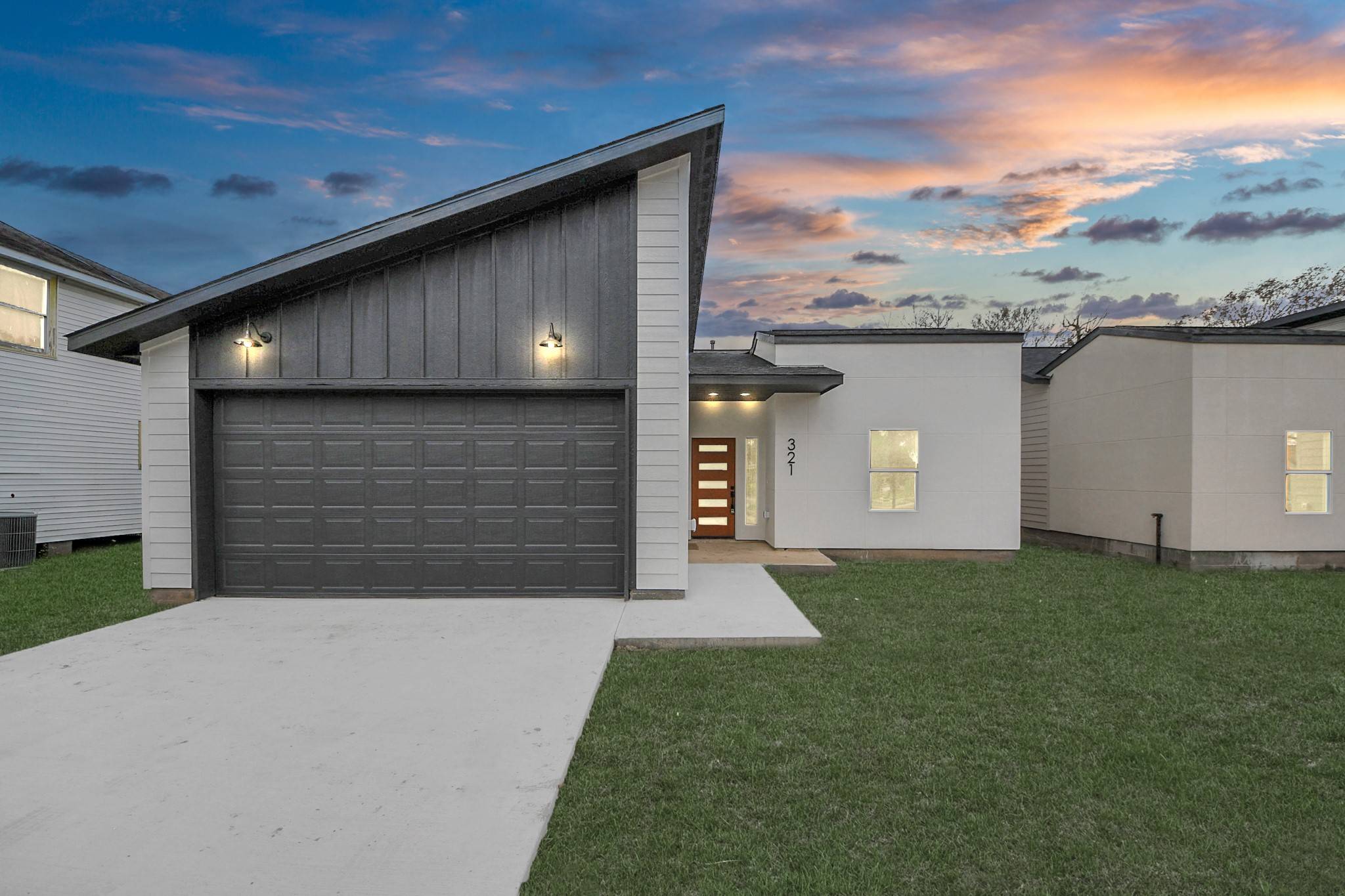 321 E Gulf ST, Baytown, TX 77520