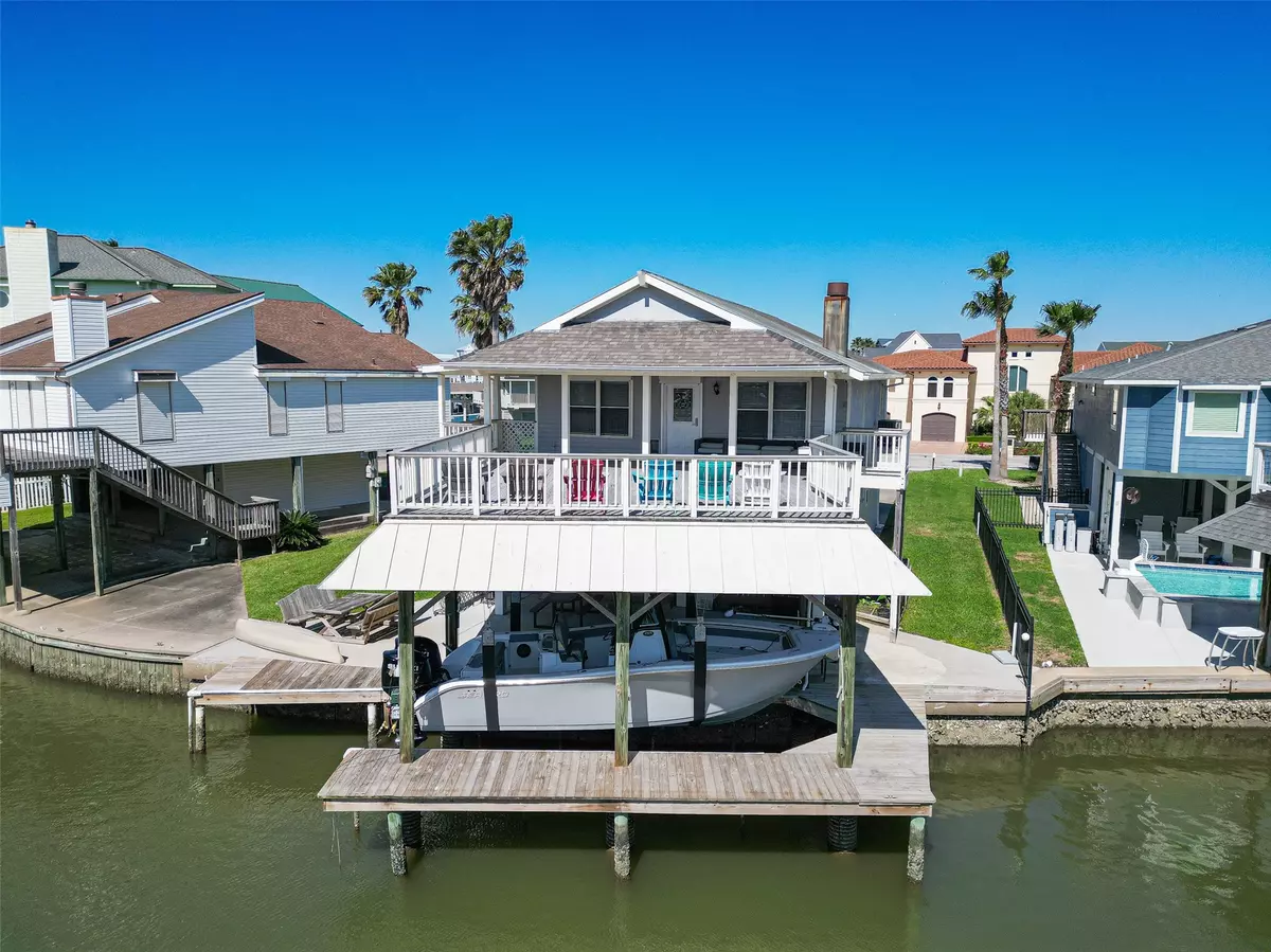 Tiki Island, TX 77554,210 Sampan DR