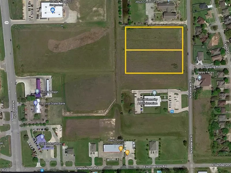 1 North Valderas, Angleton, TX 77515