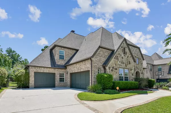 34 N Shimmering Aspen CIR, The Woodlands, TX 77389