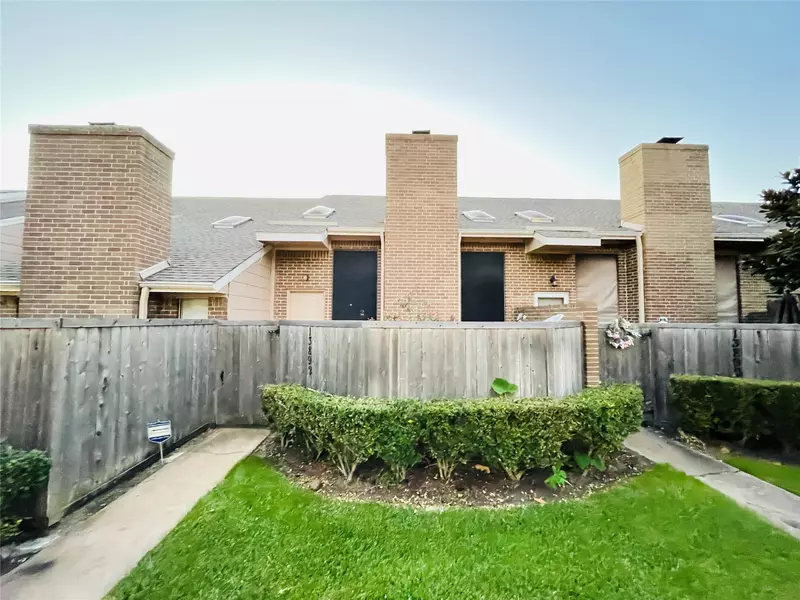 13892 Hollowgreen DR #82/805, Houston, TX 77082