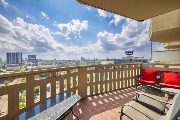 Houston, TX 77002,2016 Main ST #1502