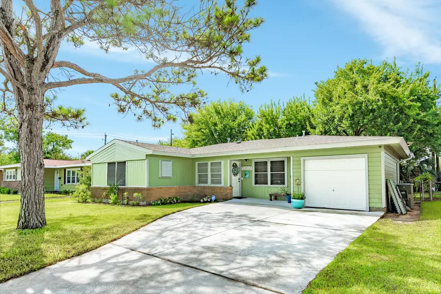 117 Tuna ST, Galveston, TX 77550