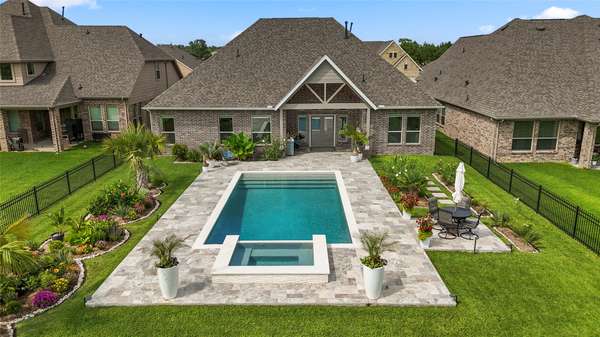 250 Peninsula Point DR,  Montgomery,  TX 77356