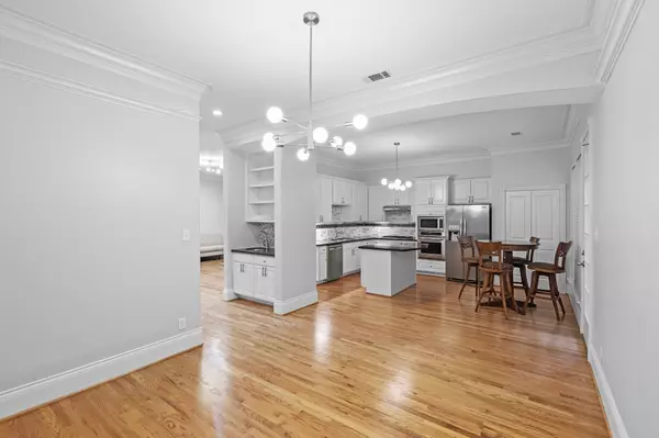 Houston, TX 77056,4742 Post Oak Timber DR #41