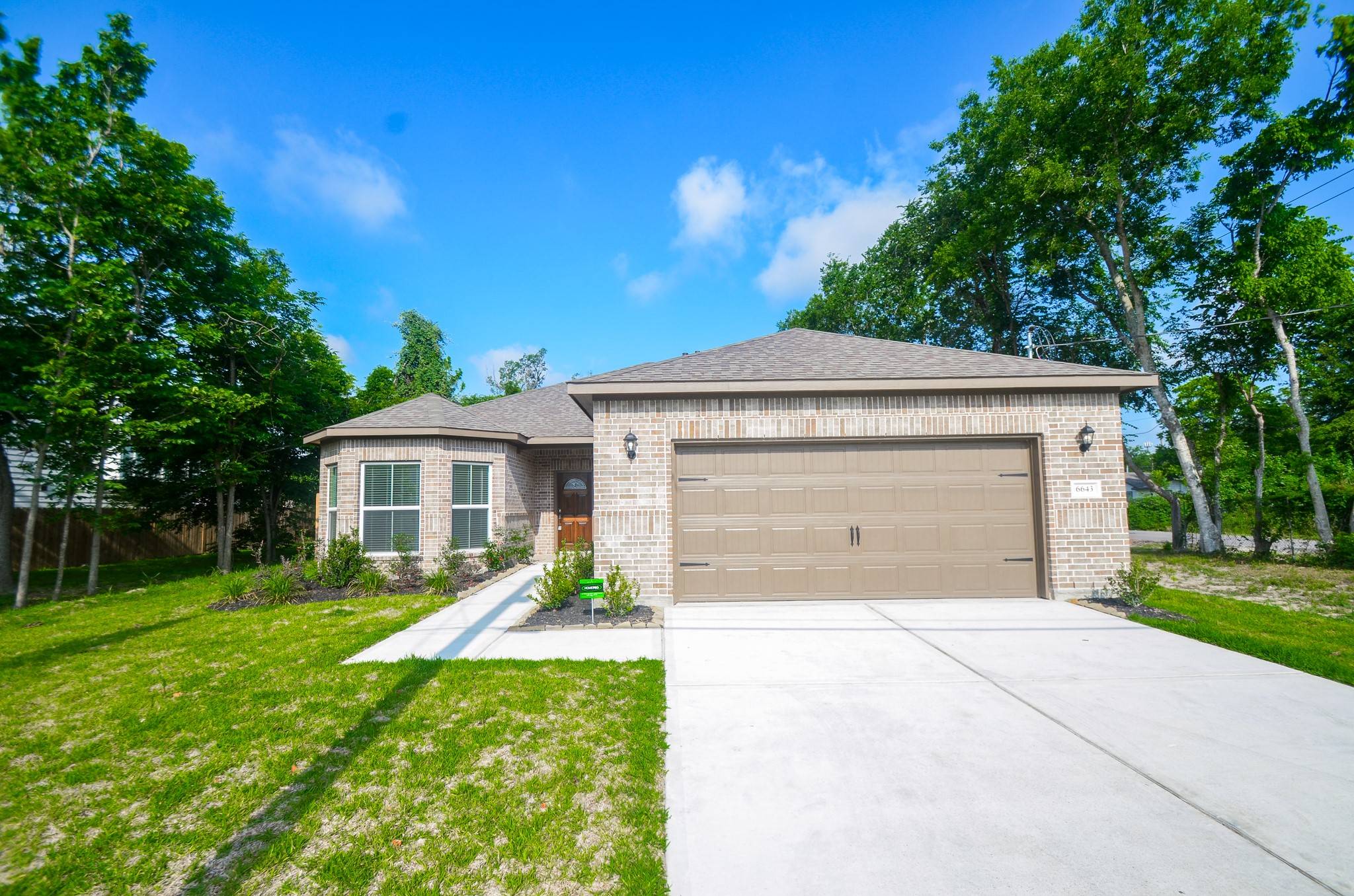 6643 Tuskegee ST, Houston, TX 77091