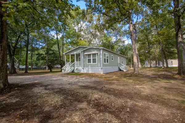 71 County Road 6481, Dayton, TX 77535