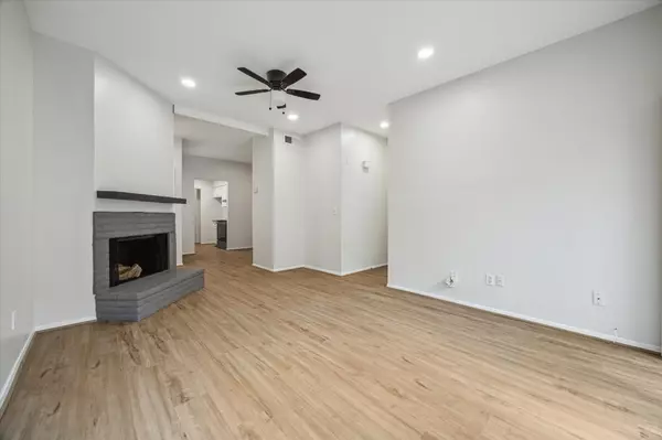 5001 Lamonte LN #23, Houston, TX 77092