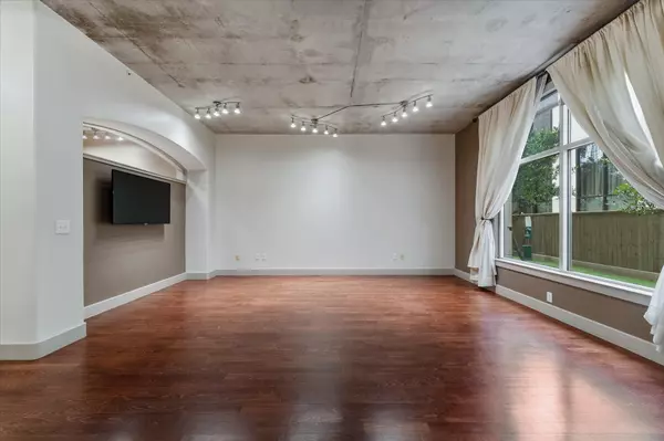 Houston, TX 77056,1901 Post Oak BLVD #104