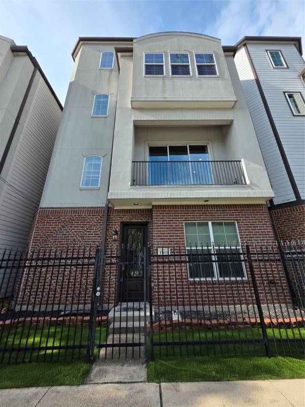 1919 Hickory ST, Houston, TX 77007
