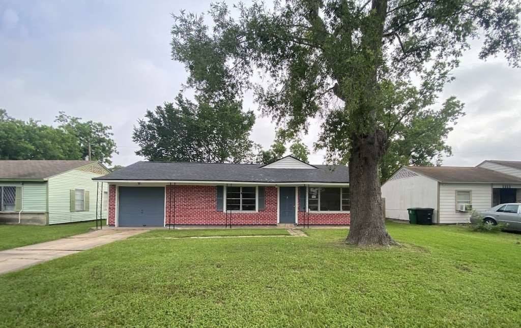 5715 Belmark ST, Houston, TX 77033