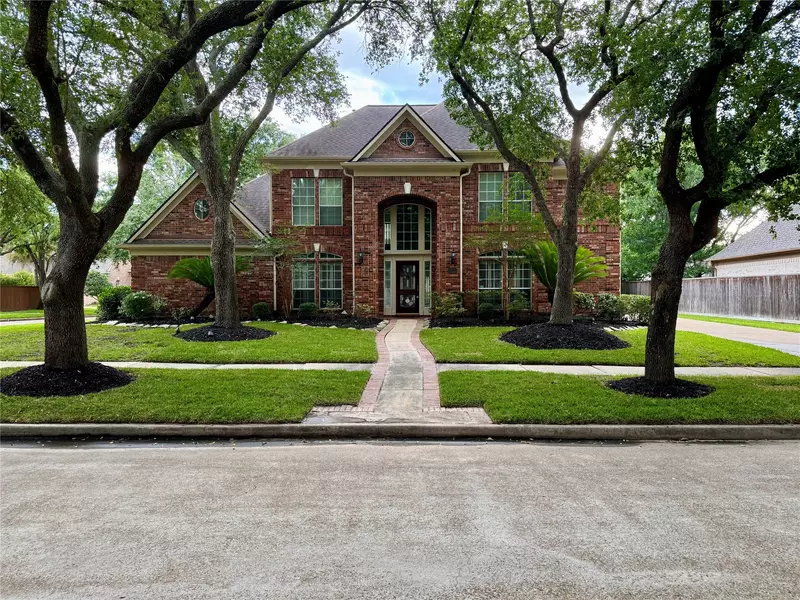 3719 Emerald Falls DR, Houston, TX 77059
