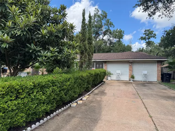 9227 Vanwood ST, Houston, TX 77040