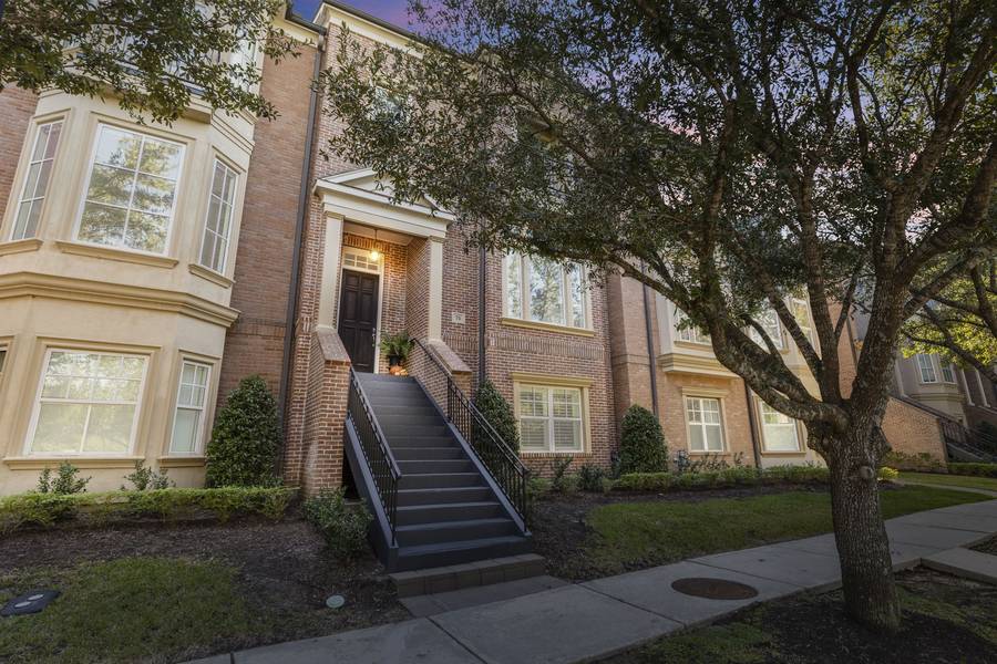 75 Colonial Row DR, The Woodlands, TX 77380