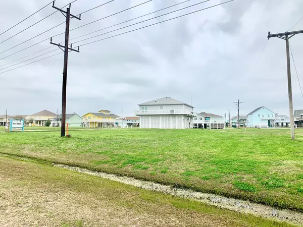 Crystal Beach, TX 77650,977 Sea Breeze