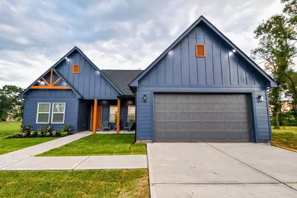 West Columbia, TX 77486,610 Austin ST