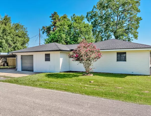 Nederland, TX 77627,2820 Avenue N