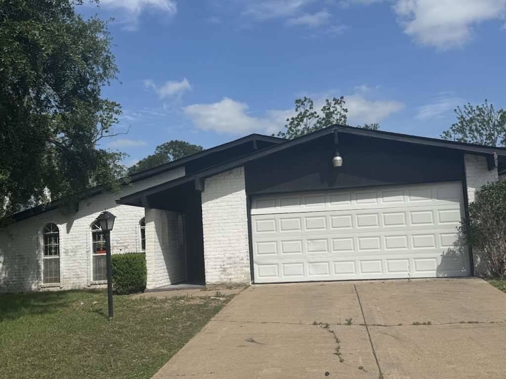 15903 Lenclaire DR, Houston, TX 77053