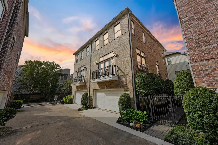 5406 Lacy ST, Houston, TX 77007