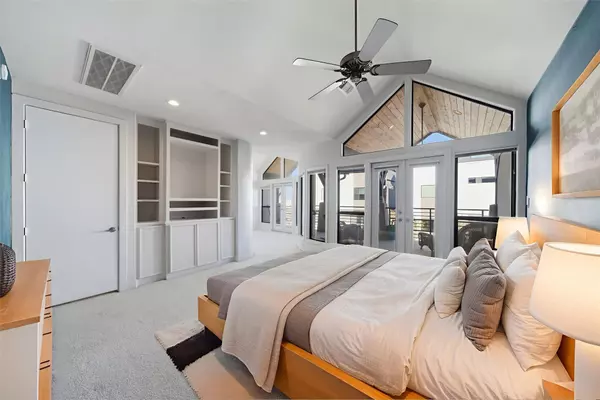 Houston, TX 77006,1628 Van Buren ST