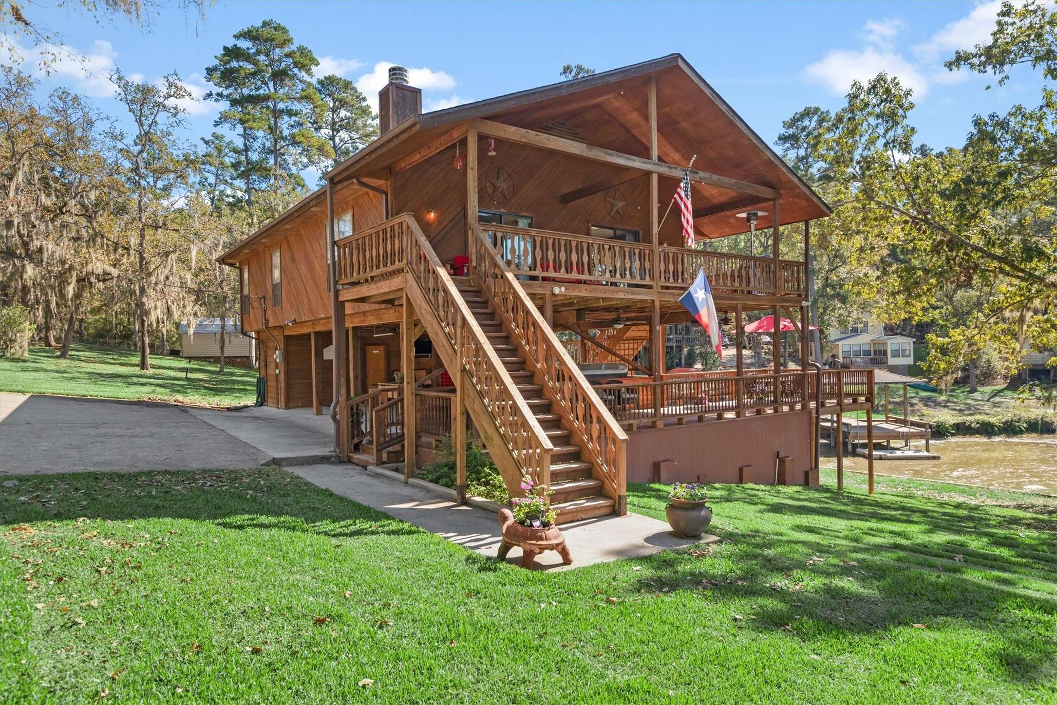 223 Houston DR,  Huntsville,  TX 77320