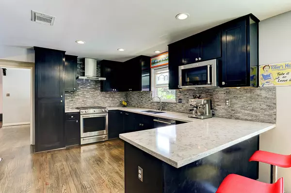 Houston, TX 77063,3307 Chris DR