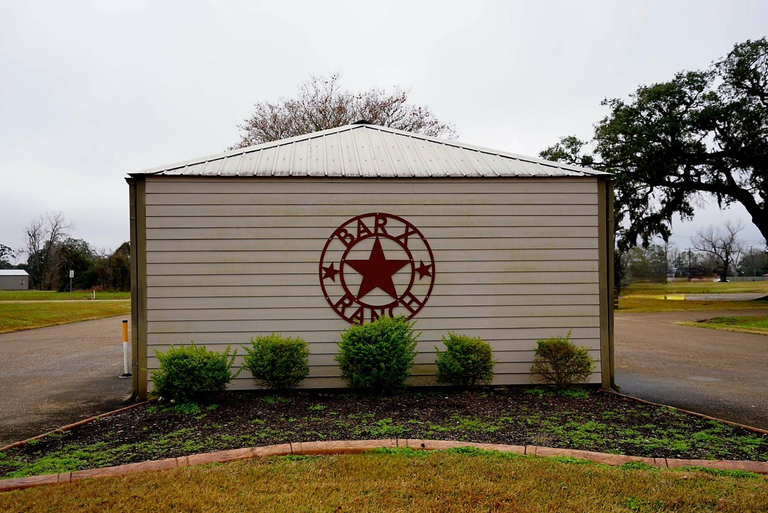 808 Chuckwagon TRL, Angleton, TX 77515
